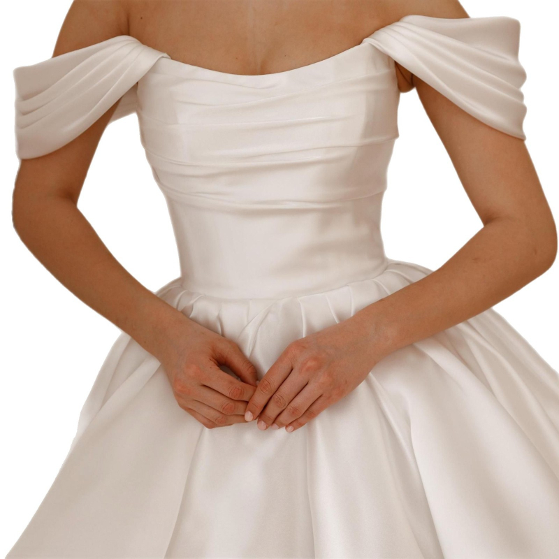 Egy vállú mini ruha, ujjatlan, karcsúsított szabásvonal, középső derekú, poliészter 95%+; esküvőre, banketre és partikra