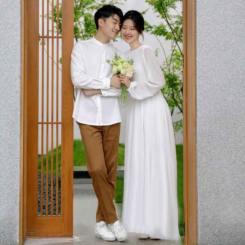 Francuski stil lagane vjenčane haljine sa satenom, duboki V izrez, 3/4 rukavi, duga suknja