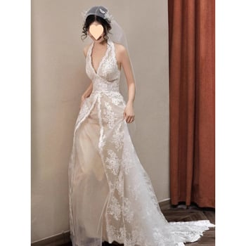 Francia stílusú vintage csipke esküvői ruha, halter nyakú, mély V-nyak, magas derék, hosszú ujjú