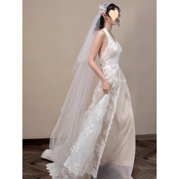 Francia stílusú vintage csipke esküvői ruha, halter nyakú, mély V-nyak, magas derék, hosszú ujjú