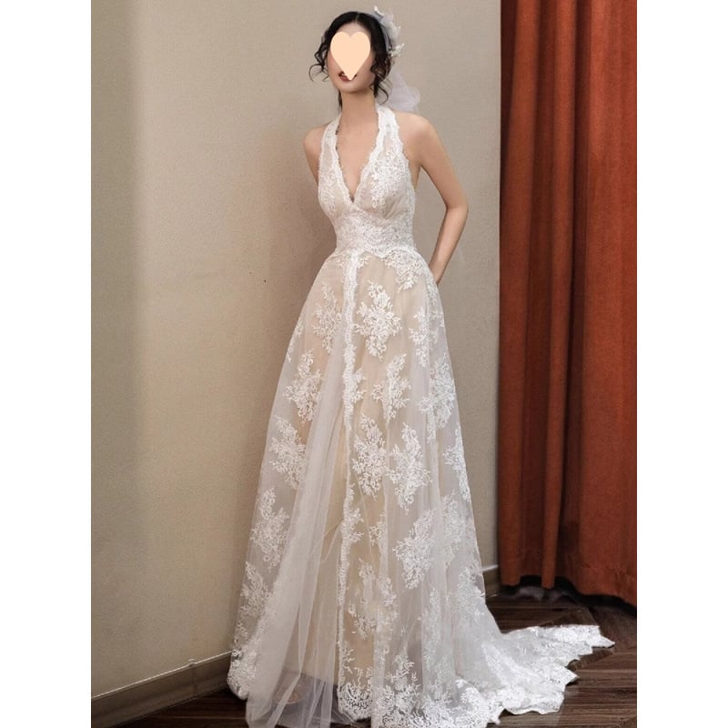 Francia stílusú vintage csipke esküvői ruha, halter nyakú, mély V-nyak, magas derék, hosszú ujjú