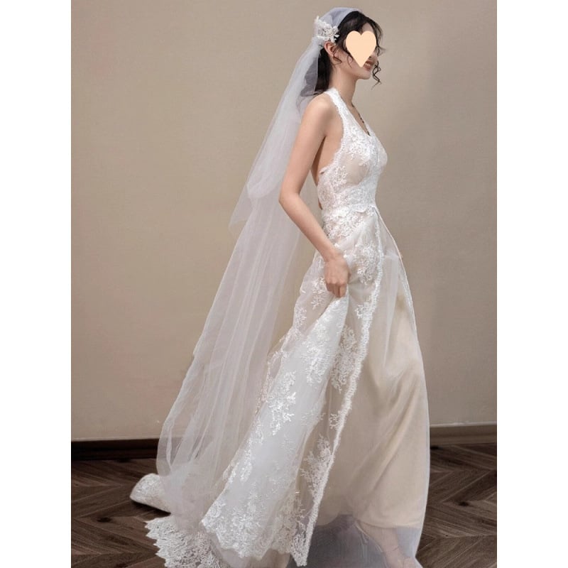 Francia stílusú vintage csipke esküvői ruha, halter nyakú, mély V-nyak, magas derék, hosszú ujjú