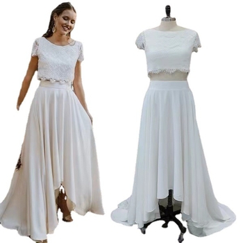 Két részes csipkés menyasszonyi ruha, magas derék, ujjatlan, hátsó hasíték (két részes; csipke; magas derék; ujjatlan; hátsó hasíték)