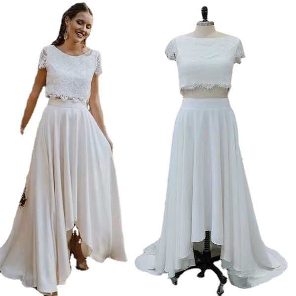 Két részes csipkés menyasszonyi ruha, magas derék, ujjatlan, hátsó hasíték (két részes; csipke; magas derék; ujjatlan; hátsó hasíték)