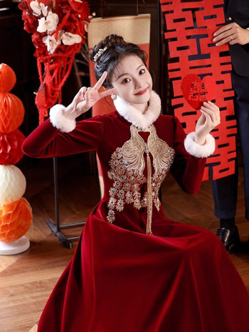 Csipao-stílusú menyasszonyi ruha, egyik váll, A-vonal, hosszú ujjú, poliészter