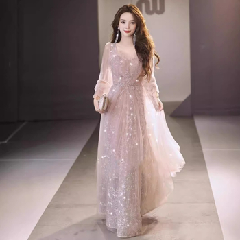 Estélyi ruha hosszú ujjú, hálós anyag, magas derék, hosszú szoknya, A-vonalú, szűk fazon