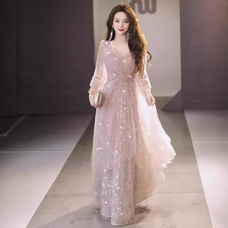 Estélyi ruha hosszú ujjú, hálós anyag, magas derék, hosszú szoknya, A-vonalú, szűk fazon