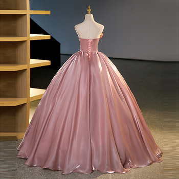 Hosszú estélyi ruha egy vállú, hátsó kivágás nélküli, tutu szoknyával, organza-spandex-poliészter keverék