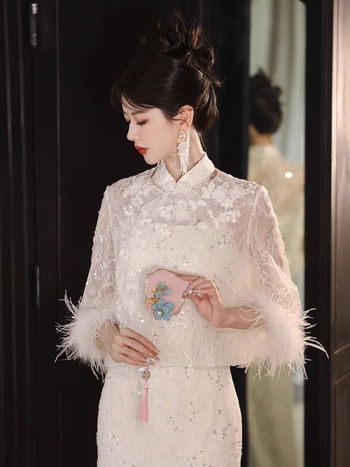 Cheongsam-stílusú eljegyzési ruha Chenille-Spandex keverékből, A-vonalú siluett, egy vállú kivágás, hercegnő ujjú, magas derék