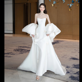 Menyasszonyi ruha cső felsővel, A-vonalú hosszú szoknyával, 3/4-ujjak, középső derék, 2025 tavasz