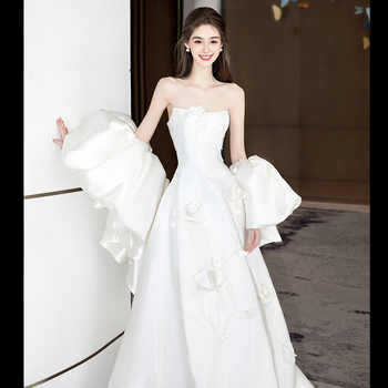 Menyasszonyi ruha cső felsővel, A-vonalú hosszú szoknyával, 3/4-ujjak, középső derék, 2025 tavasz