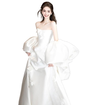 Menyasszonyi ruha cső felsővel, A-vonalú hosszú szoknyával, 3/4-ujjak, középső derék, 2025 tavasz