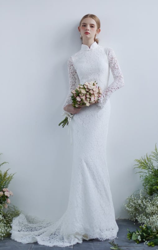 Menyasszonyi ruha sellő fazon, csipkés gallérral, kínai stílusú cheongsam gallér, magas derék, hosszú szoknya, poliészter anyag