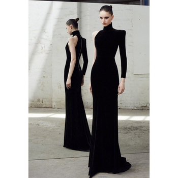 Egyvállas estélyi ruha hosszú ujjú, magas nyakú, halfarok sziluett, poliészter