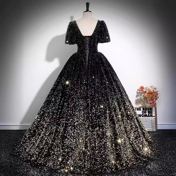 Večernja haljina za solo vokalni nastup, visoki struk, princes suknja, rukavi 3/4, dugačka tutu-stil haljine, poliester materijal (70–80%).