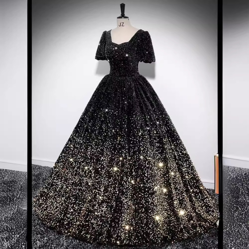 Večernja haljina za solo vokalni nastup, visoki struk, princes suknja, rukavi 3/4, dugačka tutu-stil haljine, poliester materijal (70–80%).