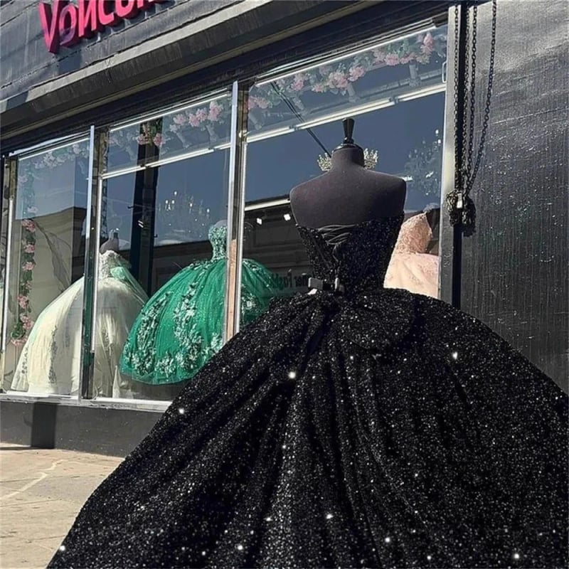 Булчинска рокля, полиестерен плат; съдържание 70–80% полиестер; А-линия, висока талия, пола от тюл.