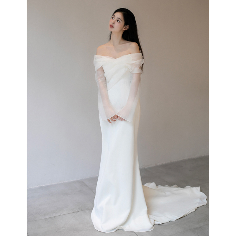 Vjenčana haljina na jedno rame od saten, lagana i elegantna, inspirirana francuskim šumskim stilom, A-linija kroja, visok struk, dugi rukavi, duga suknja