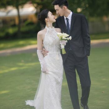 Halter nyakú menyasszonyi ruha, sellő sziluett magas derékkal, hosszú ruha, poliészter 30-50%, ősz 2025