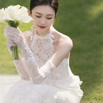 Halter nyakú menyasszonyi ruha, sellő sziluett magas derékkal, hosszú ruha, poliészter 30-50%, ősz 2025