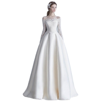 Rochie de mireasă, decolteu în V profund, talie înaltă, fustă pufoasă, mâneci lungi, poliester