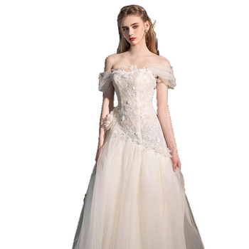 Rochie de mireasă cu siluetă sirenă (fishtail), cu un umăr, fără mâneci, talie înaltă, croială slim-fit