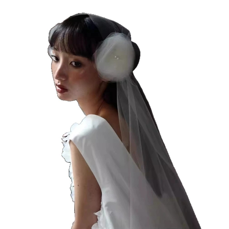 Rochie de mireasă în stil franțuzesc, ușoară, croială A-line, fără mâneci, decolteu în V adânc, fustă lungă, din poliester