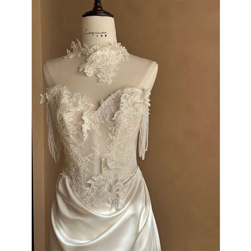 Francuski stil vintage čipkaste vjenčane haljine, A-linijska silueta, visok pas, rukavi do tri četvrtine, saten završetak, acetatna tkanina (80–90% acetata; 50–70% poliestera)