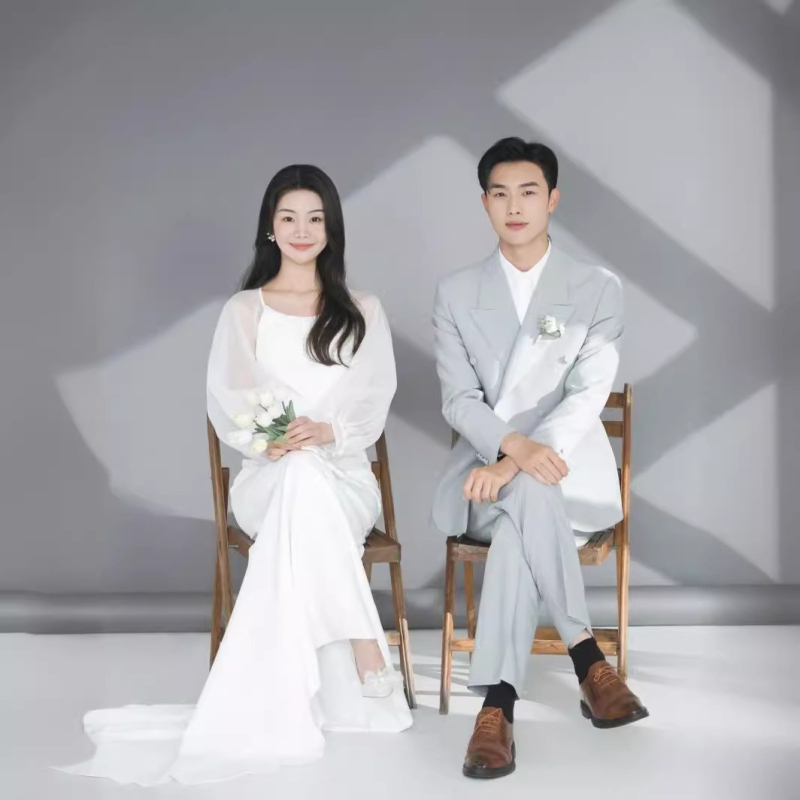 Estélyi ruha, A-vonalú szabás, 3/4-es ujjú, hosszú szoknya, középső derekú, bélés poliészter