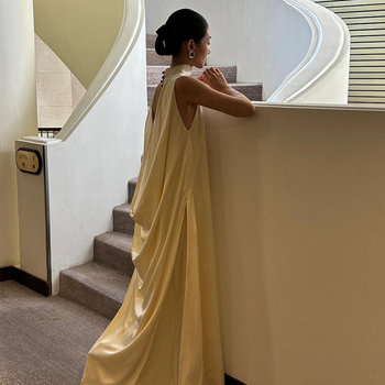 Francia stílusú halter-nyakú selyem menyasszonyi ruha, A-vonal, magas derék, ujjatlan