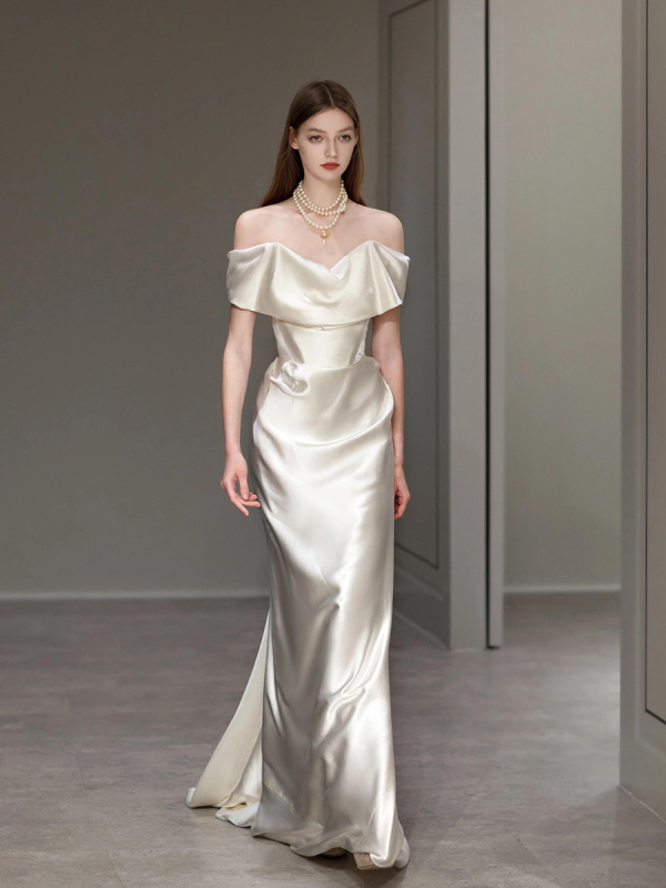 Vjenčana haljina s jednim ramenom, A-linija, 3/4 rukava, duga suknja, niski struk