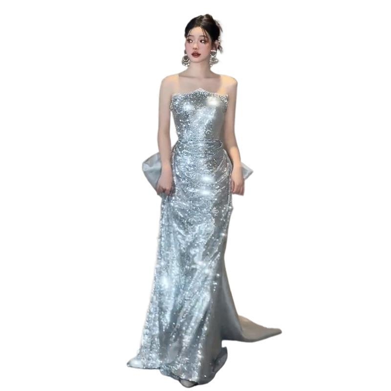 Rochie de seară pentru nuntă, siluetă sirena (fishtail), talie înaltă, fără mâneci, fustă lungă, primăvara 2025