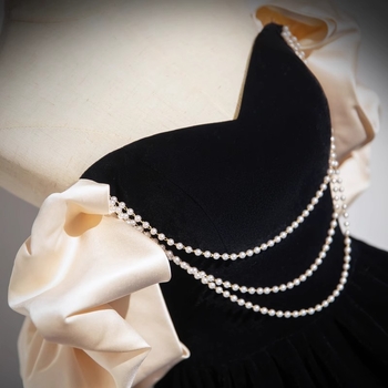 Večernja haljina s jednim ramenom od baršuna, duga, A-linijski kroj, bez rukava