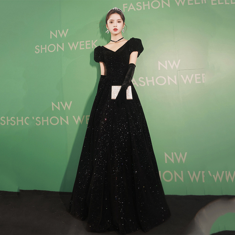 Večernja haljina s jednim ramenom, A-linije siluete, duga suknja, raglan rukavi, mrežasti materijal