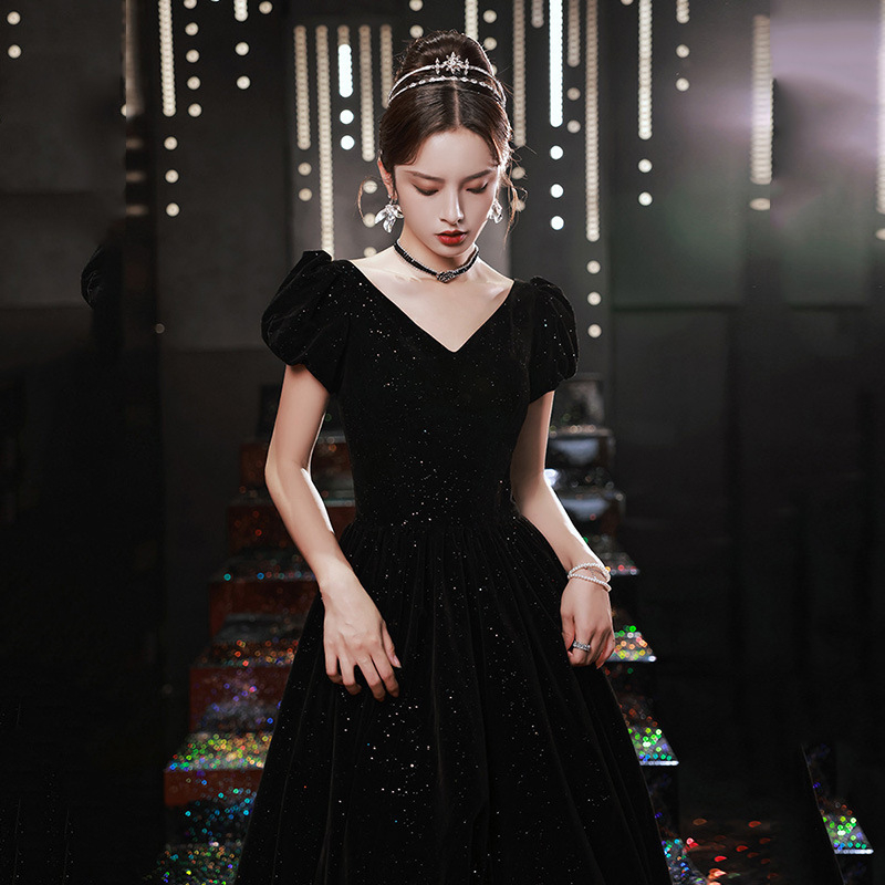 Večernja haljina s jednim ramenom, A-linije siluete, duga suknja, raglan rukavi, mrežasti materijal