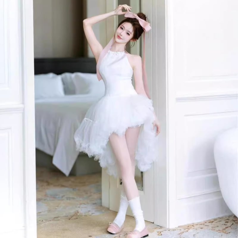 Vjenčana haljina bez rukava, tanke naramenice, uski kroj, visok pas, poliester