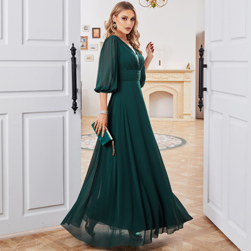 Rochie de seară din chiffon, decolteu în V adânc, croi bias, mâneci jumătate până la trei sferturi, textură zbârlită, 95% poliester