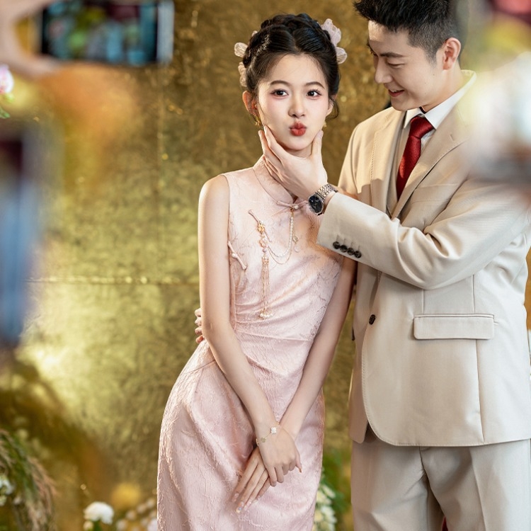 Poliesterska večernja haljina sa stojećim ovratnikom, bez rukava, duga, uski struk, pogodna za zabave