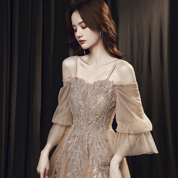 Rochie formală pentru domnișoare de onoare, decolteu pe un umăr, lungă, croială slim, talie înaltă, mâneci scurte, poliester, stil fabulos de zână