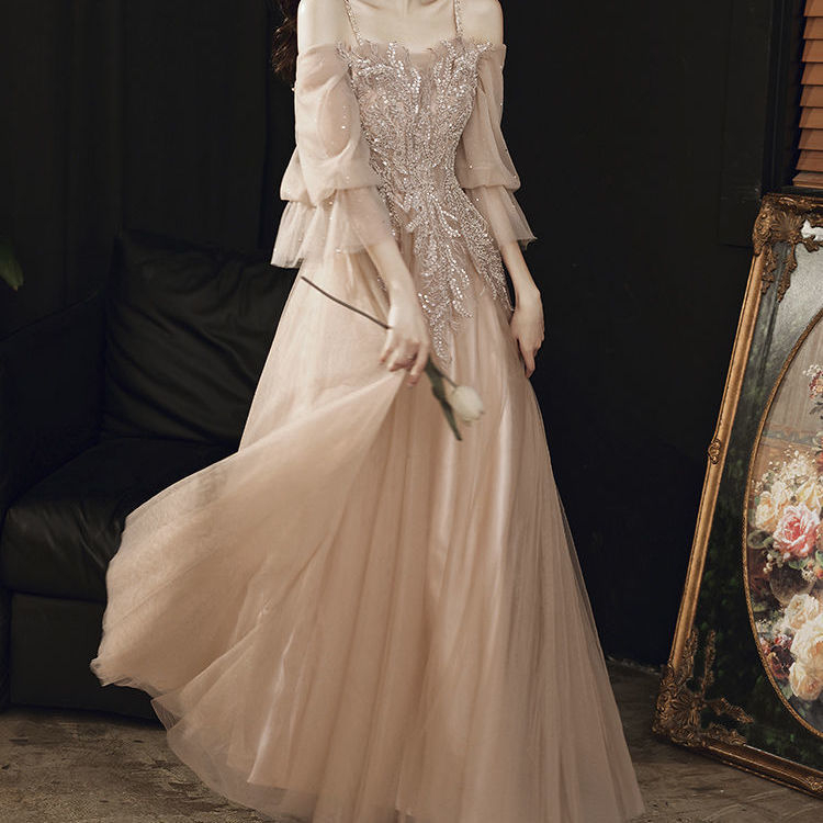 Rochie formală pentru domnișoare de onoare, decolteu pe un umăr, lungă, croială slim, talie înaltă, mâneci scurte, poliester, stil fabulos de zână