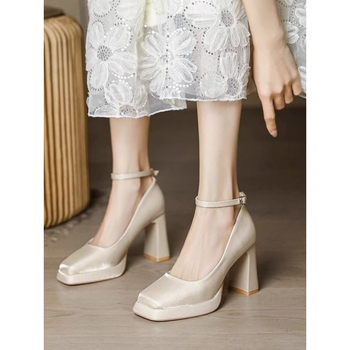 Ženske vjenčane Mary Jane cipele s platformom i debelim petom, kvadratni vrh, gornji dio od svile i satena, kopčasti remenčić, gumeni potplat