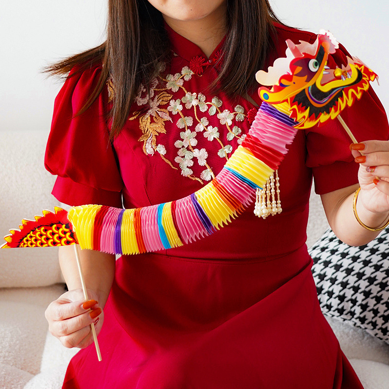 Pulmade fotorekvizīts, papīrs, käsitöö, poolmehaaniline tootmismeetod, draakonimustriga, hiina stiil