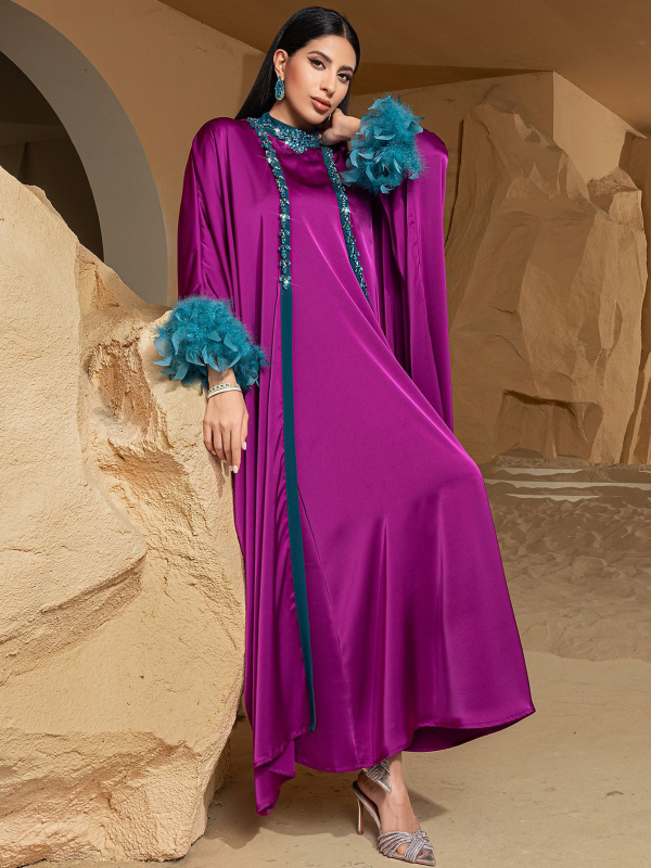 Set de rochie din două părți; fustă lungă în linie A; guler semi-turtleneck; mâneci bat; design quilt; țesătură din amestec sintetic