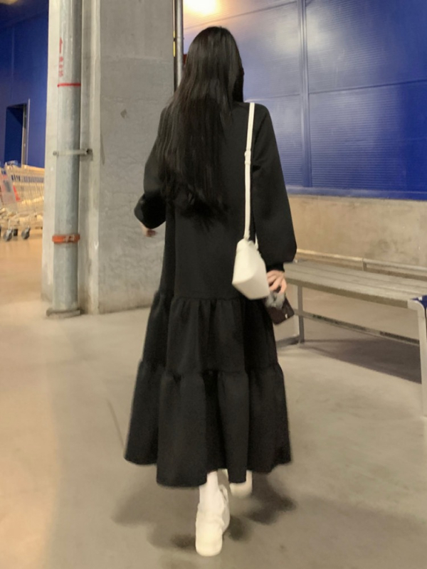 A-vonalú hosszú ruha, kerek nyak, hosszú ujjú, poliészter anyag, laza derék, őszi 2025