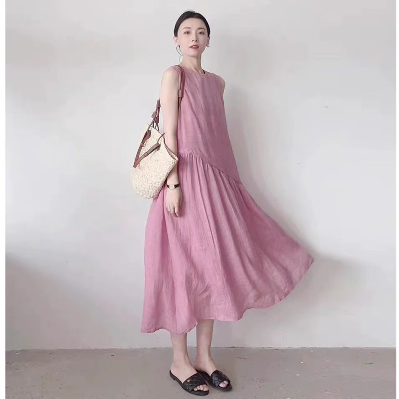 Rochie în linie A, fără mâneci, talie înaltă, lungime medie, stil literar retro