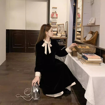 Rochie în croială A, mâneci lungi, guler polo, talie elastică și fermoar — rochie midi din poliester, model elegant