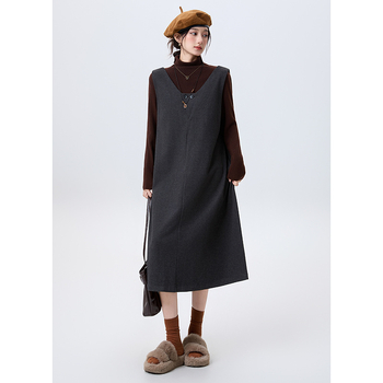 Rochie lungă fără mâneci, decolteu în V, poliester 50–70%, iarna 2025