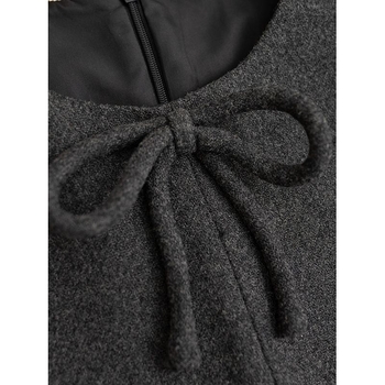 Rochie cu model geometric, decolteu rotund, fără mâneci, croială A-line, lungime scurtă