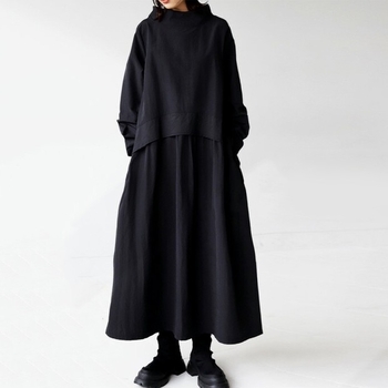 Rochie-pulover, cu mâneci lungi, guler semi-înalt, fustă tip umbrelă, poliester