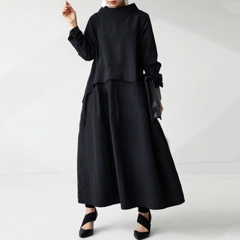 Rochie-pulover, cu mâneci lungi, guler semi-înalt, fustă tip umbrelă, poliester